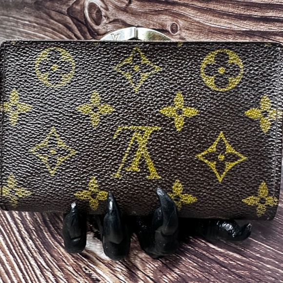 Louis Vuitton Monogram Kisslock Wallet EUC​​ - Picture 2 of 15